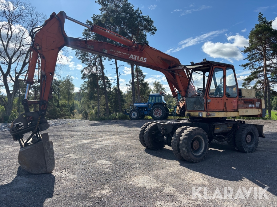 Grävmaskin Atila 1602D med redskap