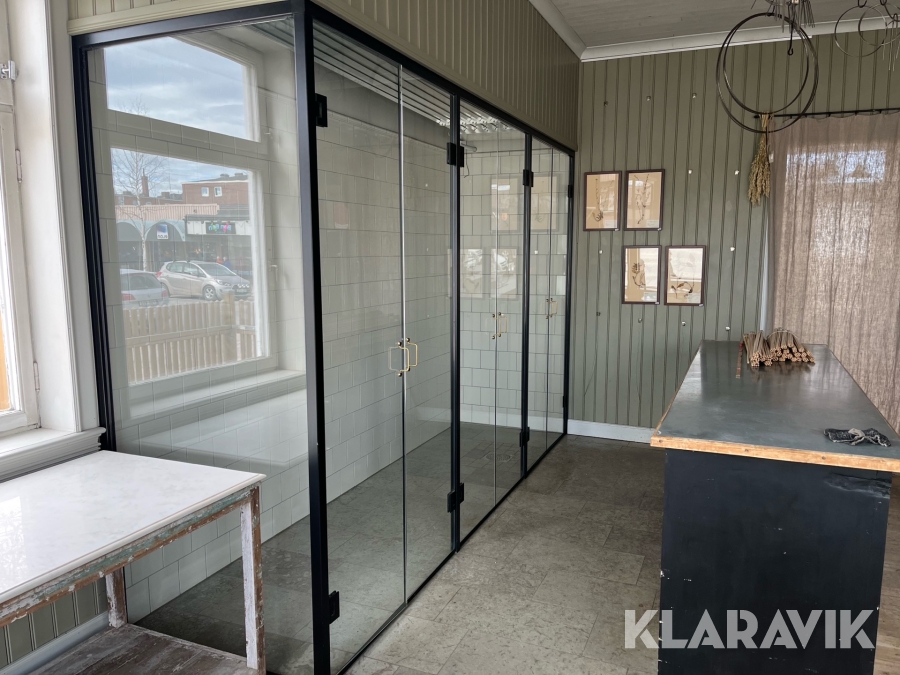 Glasmonter och kylanläggning Danfoss