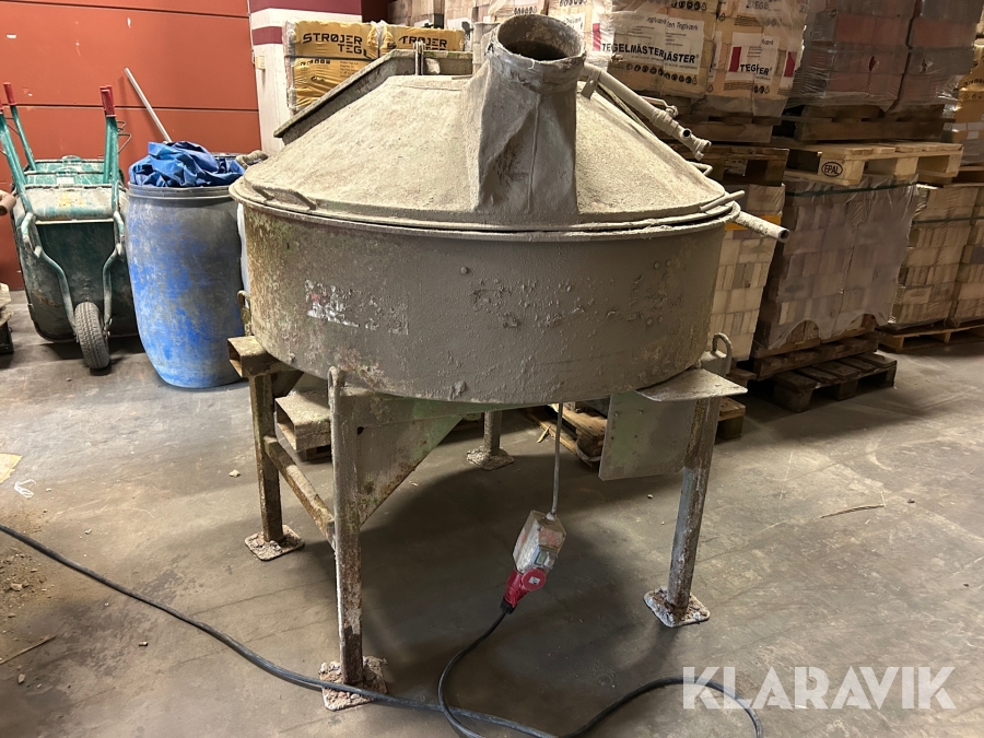 Planblandare Alm med vattenkran