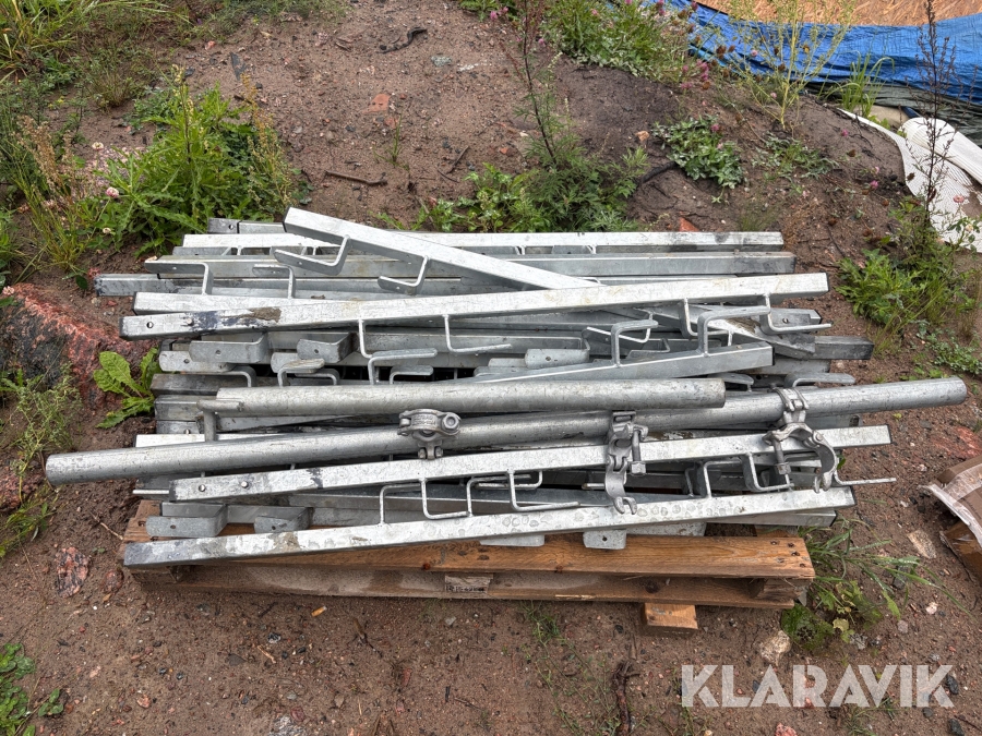 Stolpar till skyddsräcke