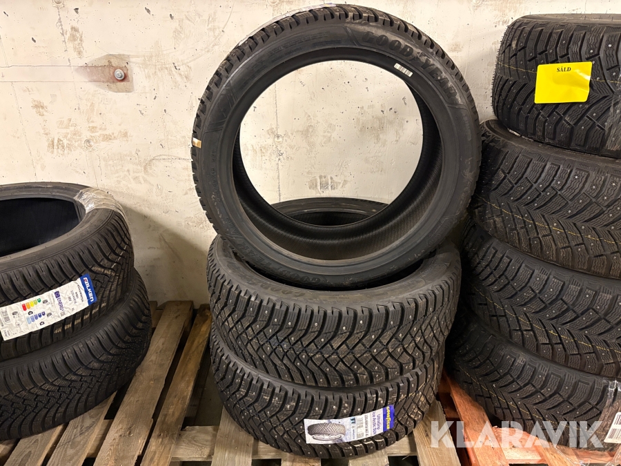 Däck Goodyear UltraGrip Ice Arctic SUV 3st 