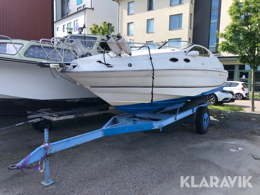 Motorbåt Regal 2550 LSC 