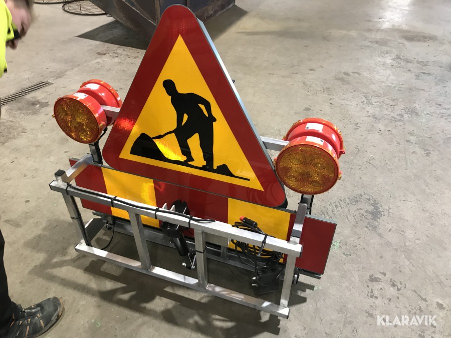 Skylt för arbete på väg 24v 