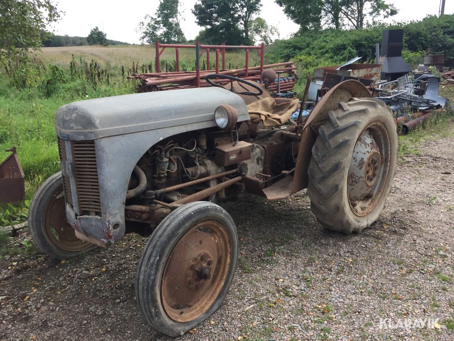Traktor Grålle MF