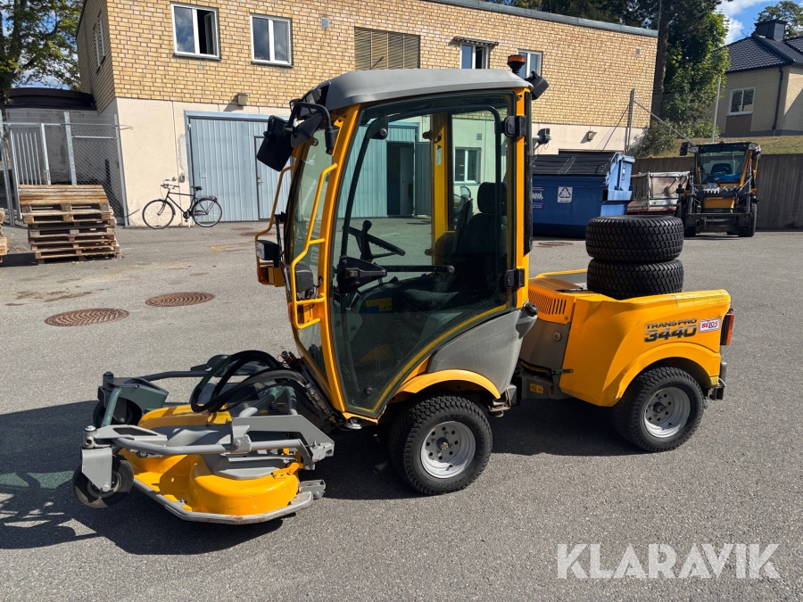 Redskapsbärare Belos Transpro 3440 med redskap