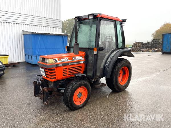 Traktor Kubota L2550 GST