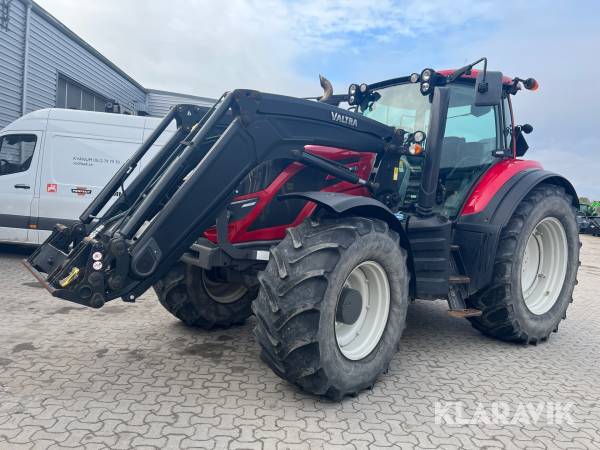 Traktor med lastare Valtra T194
