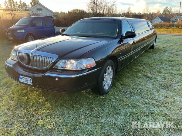 Limousine Lincoln Towncar stretch