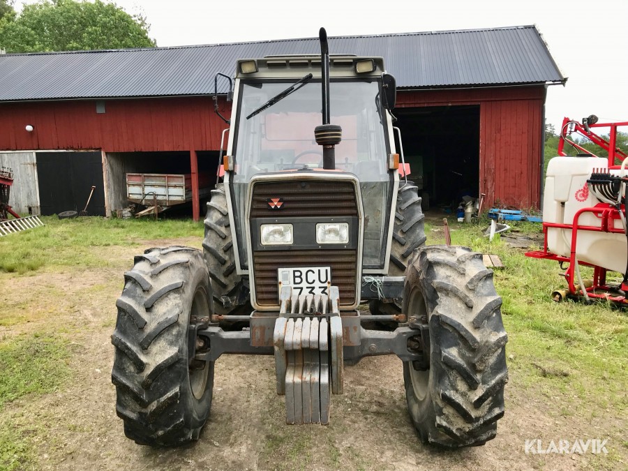 Traktor Massey Ferguson 375