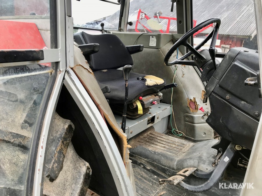 Traktor Massey Ferguson 375