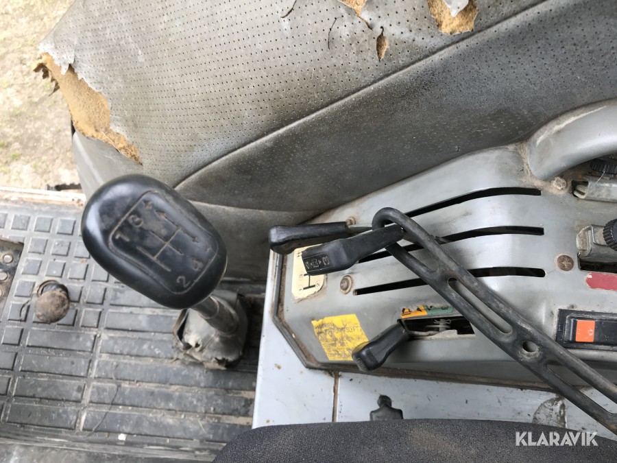 Traktor Massey Ferguson 375