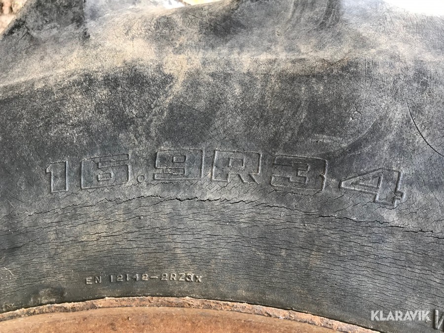 Traktor Massey Ferguson 375