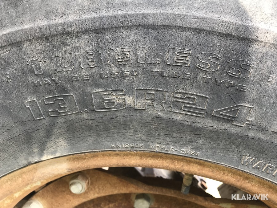 Traktor Massey Ferguson 375