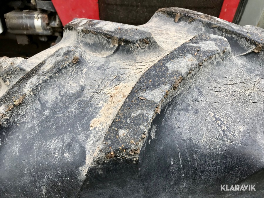 Traktor Massey Ferguson 375