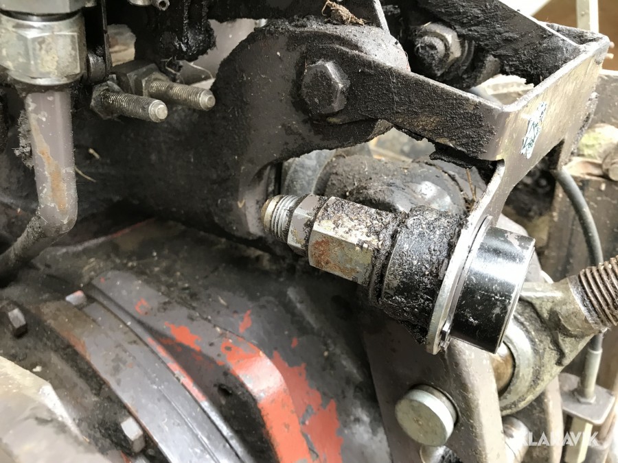 Traktor Massey Ferguson 375