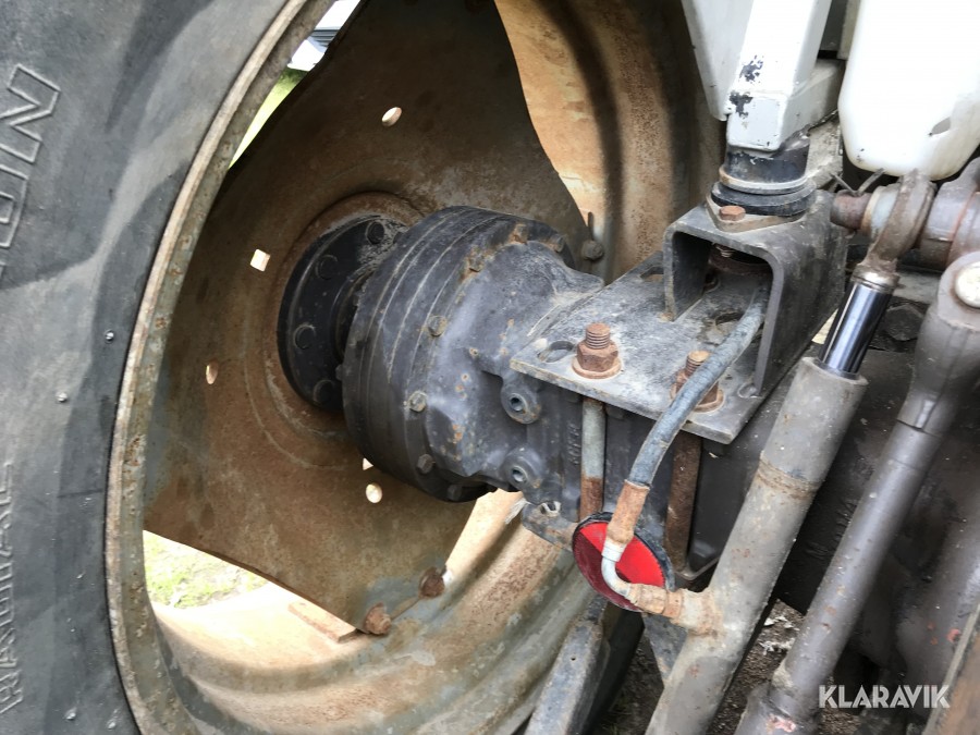 Traktor Massey Ferguson 375