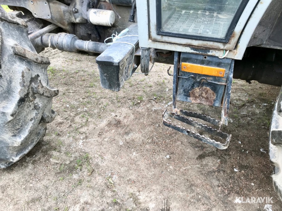 Traktor Massey Ferguson 375