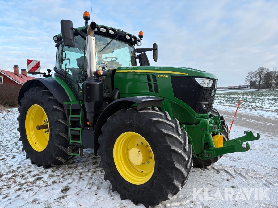 Traktor John Deere 6250R