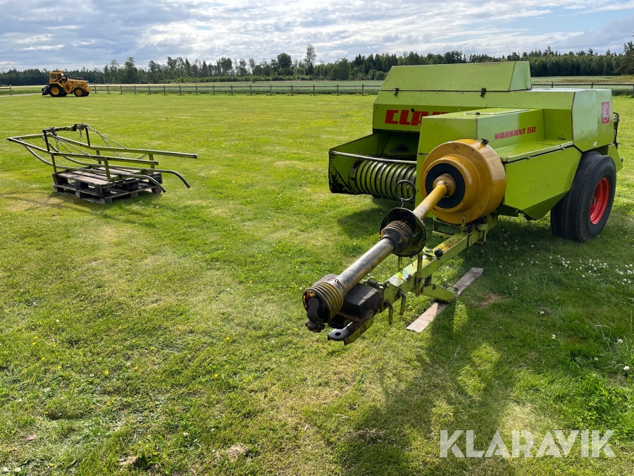 Hårdpress Claas Markant 50 med balbana