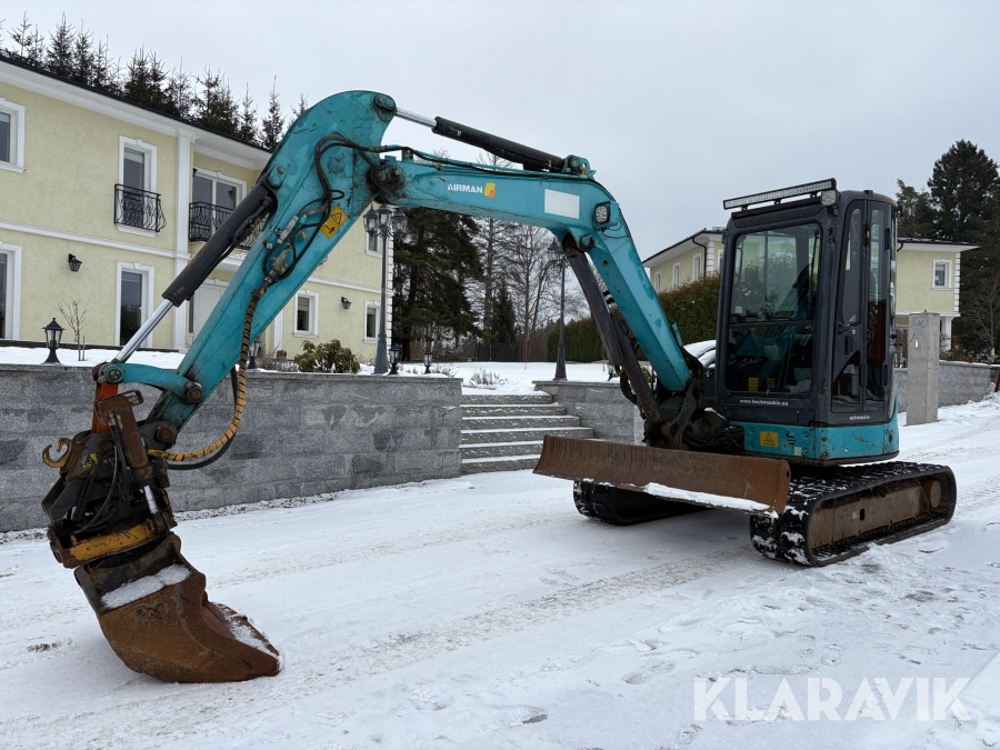 Grävmaskin Airman AX52U-5 med tiltrotator