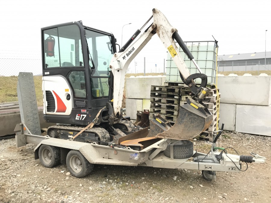 Minigrävare med trailer