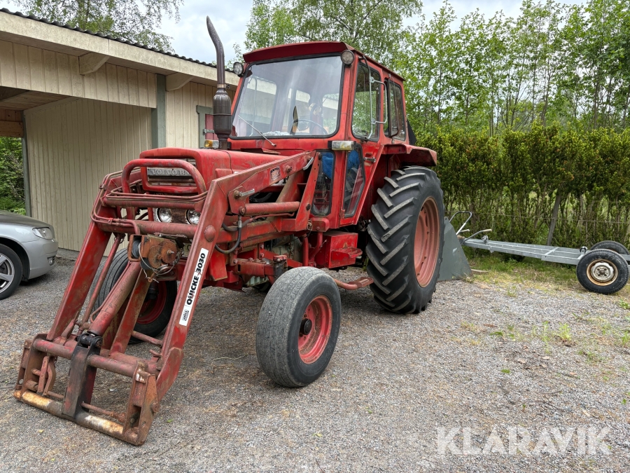 Traktor Volvo BM T 500 med frontlastare och redskap