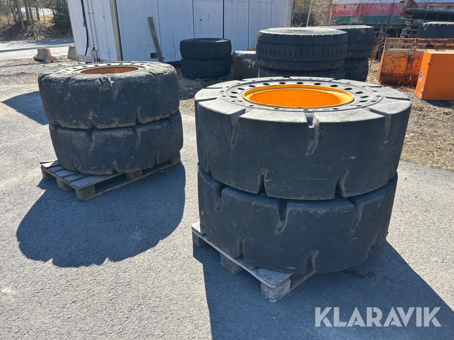 Massiva däck SG Revolution