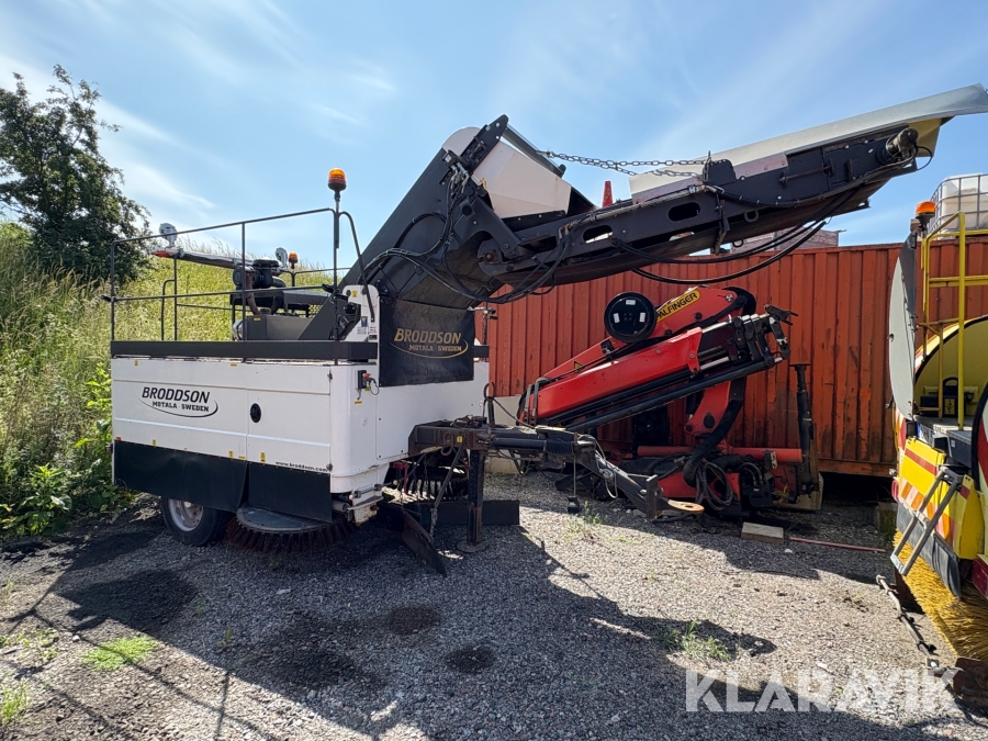 Sop och sugmaskin med transportband Broddson Scandia Streetsweeper