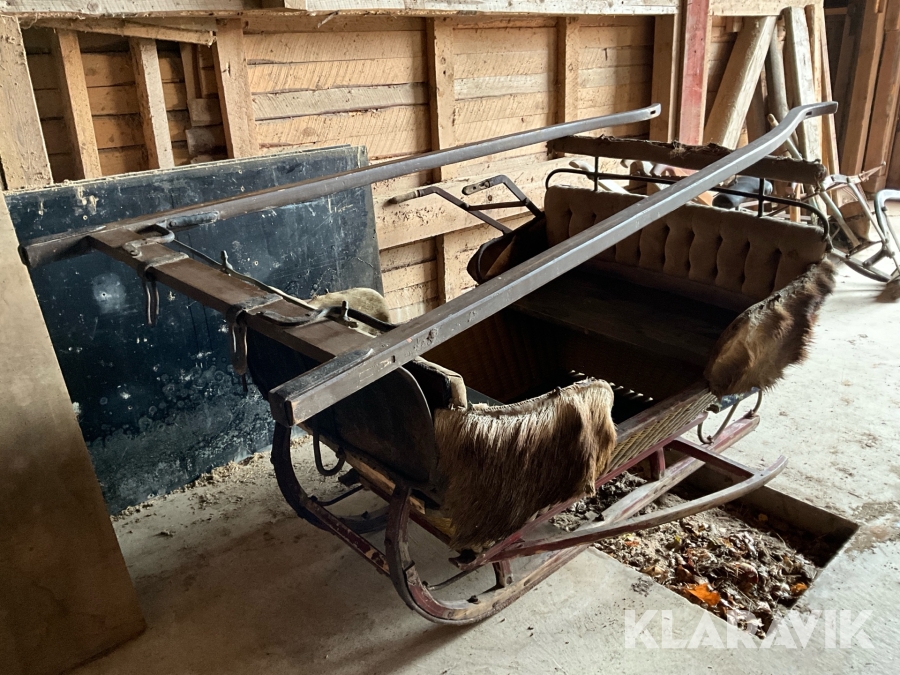 Släde med skackel för häst