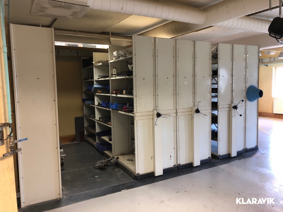 Rullarkiv med 8 hyllenheter ink räls och underrede  