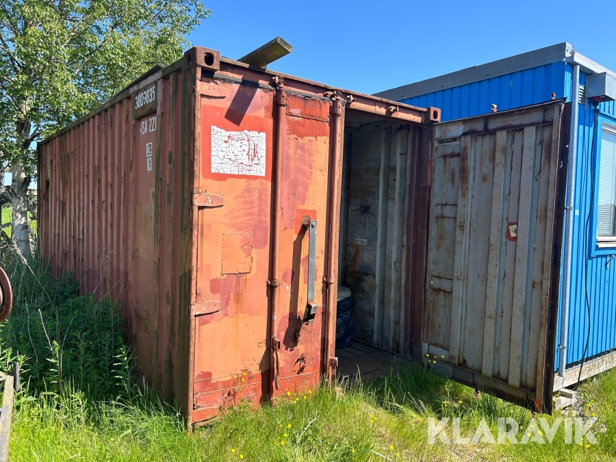 Container 20 fot med hyllor och material