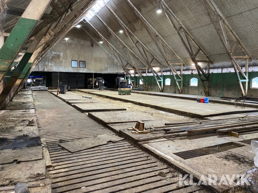 Mjölkrobot, stallutrustning och inredning 