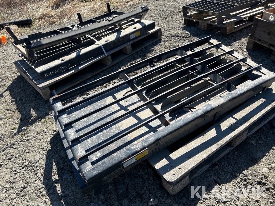 Hyttskydd till CAT grävmaskin 2 st  