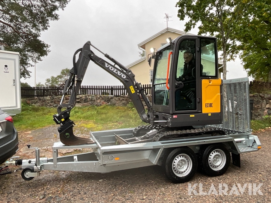 Grävmaskin Volvo EC18E med maskinsläp