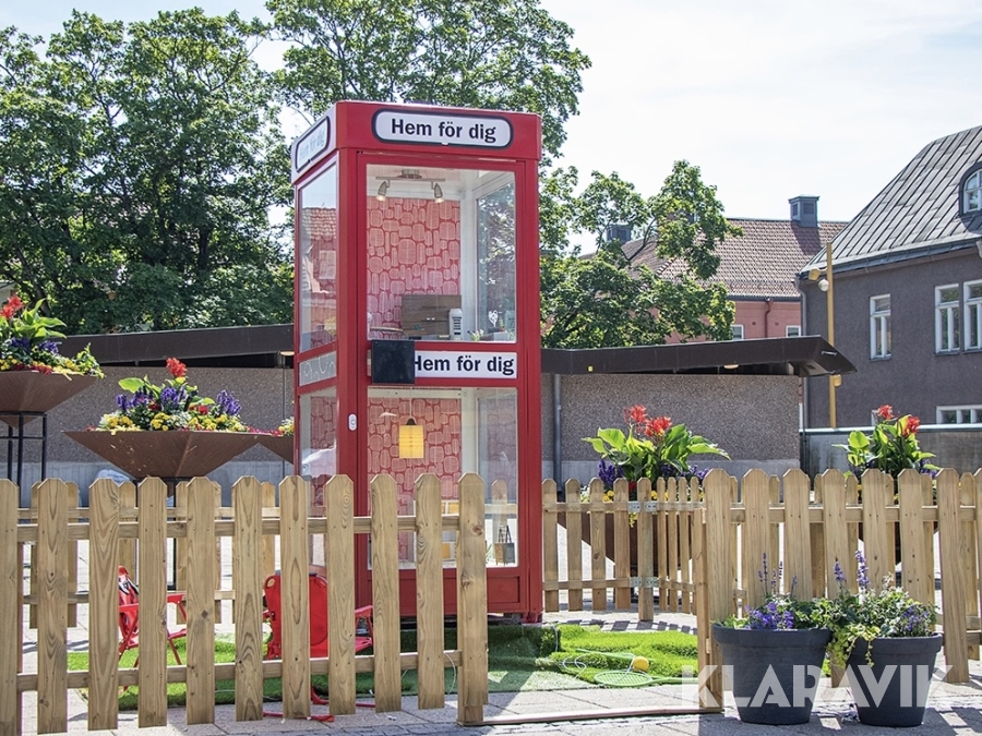 Telefonkiosk - Välgörenhetsauktion Rädda Barnen