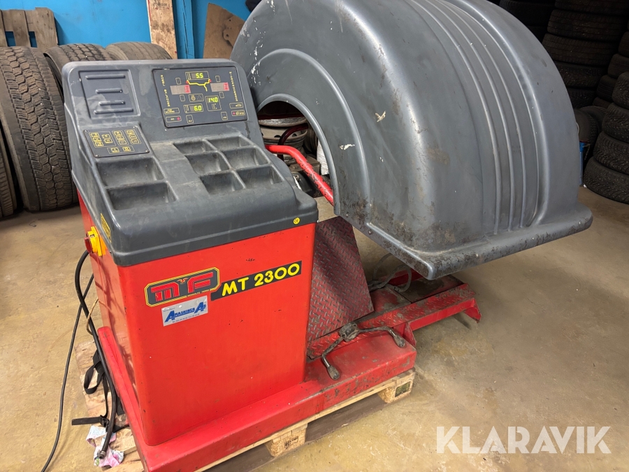 Däckbalanseringsmaskin Mondolfo Ferro MT 2300 för lastbilshjul