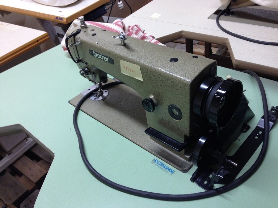 Proffs Professionell Symaskin komplett med bord 