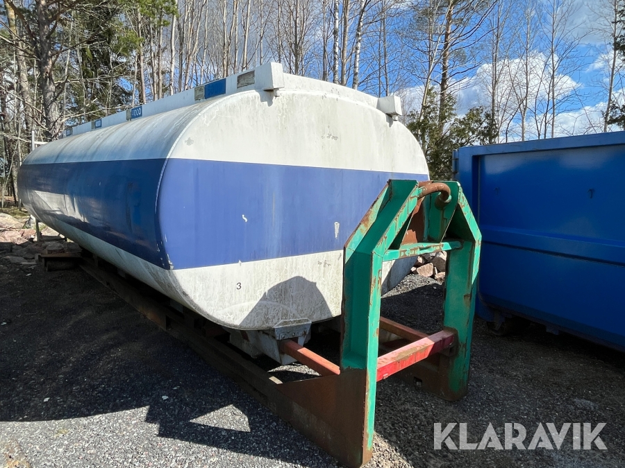 Vattentank Aluminium Nödinge Verkstäder på Lastväxlaram med skvalpskott