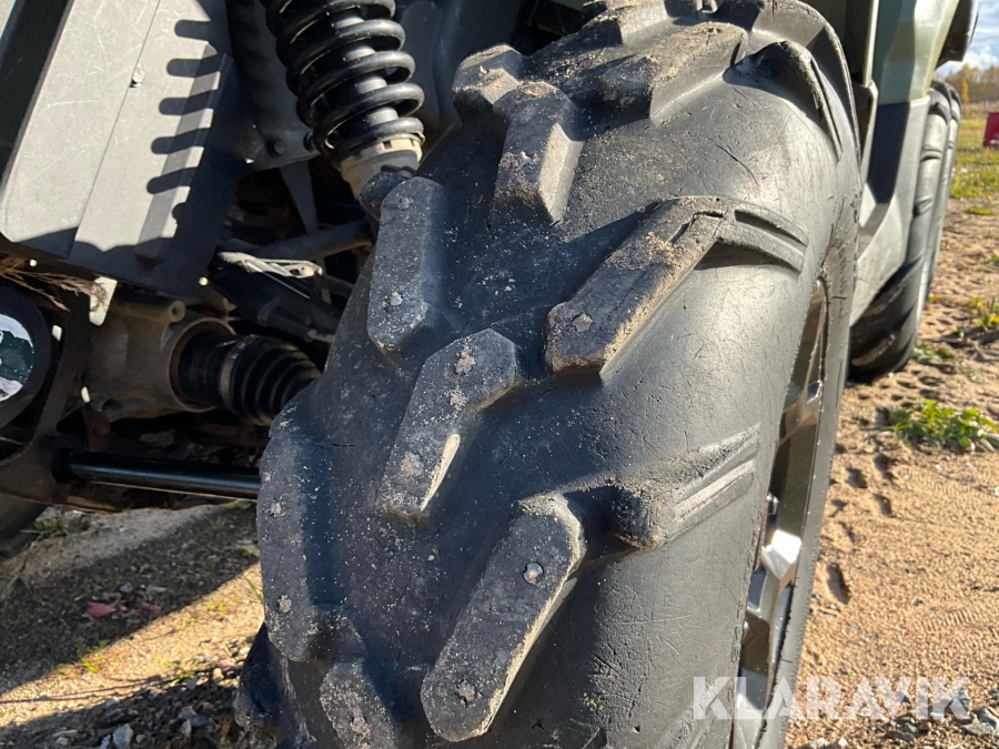 6-hjuling Can-Am Outlander 650 Max PRO med timmervagn