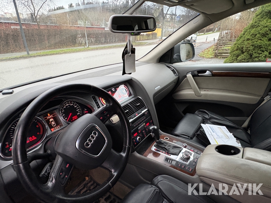 SUV Audi Q7 3.0TDi