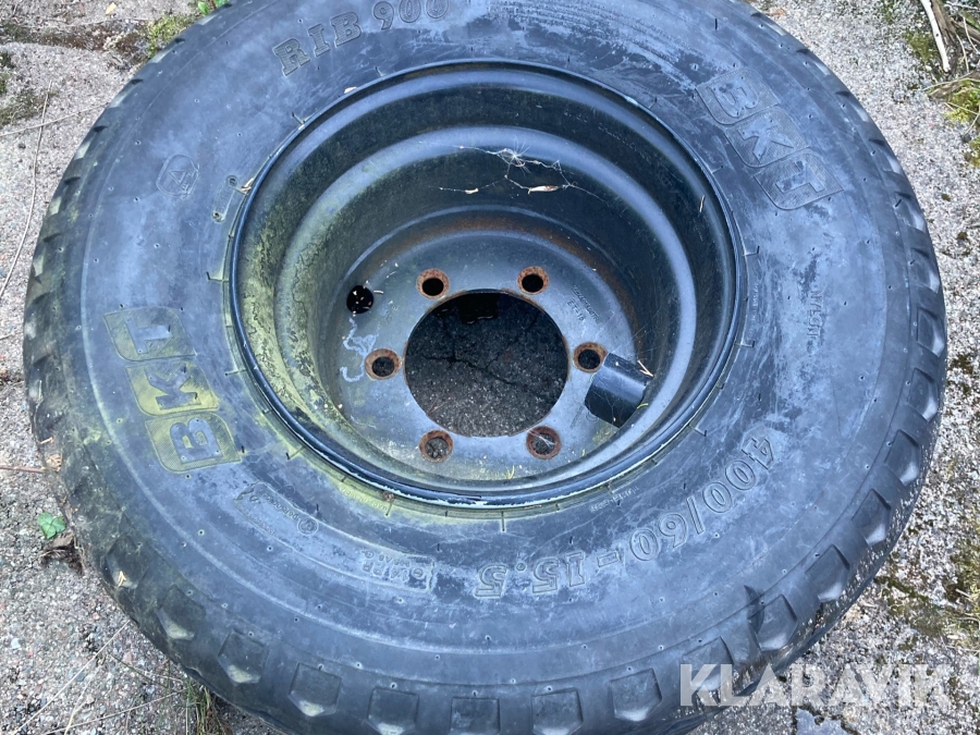 Entreprenaddäck på fälg BKT RIB900 400/60-15.5