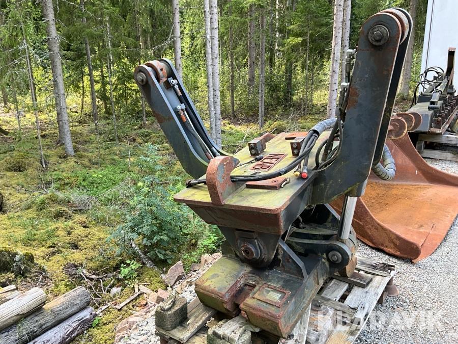 Tiltfäste BSM B27, till grävmaskin
