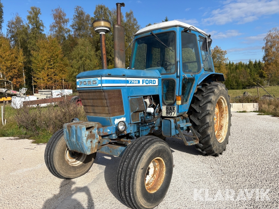 Traktor Ford 7700