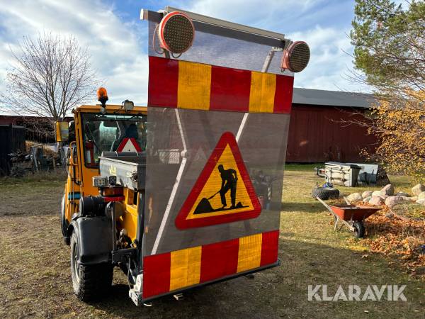 Varningsskylt med blinkande varningsljus med Trimafäste