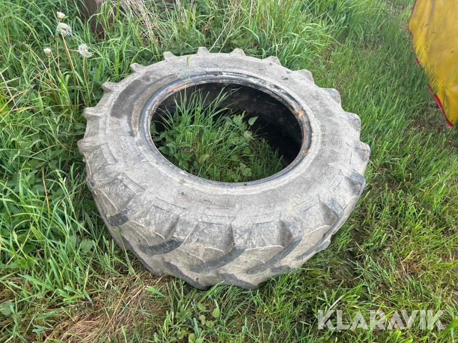 Traktordäck 1 st Pirelli 340 / 85 R24