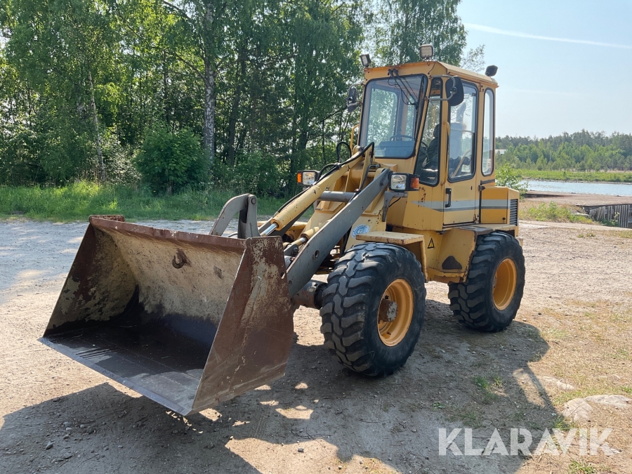 Hjullastare Volvo ZL 402-C med redskap