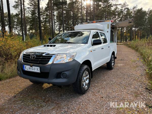 Pickup Toyota Hilux verkstadsinredd