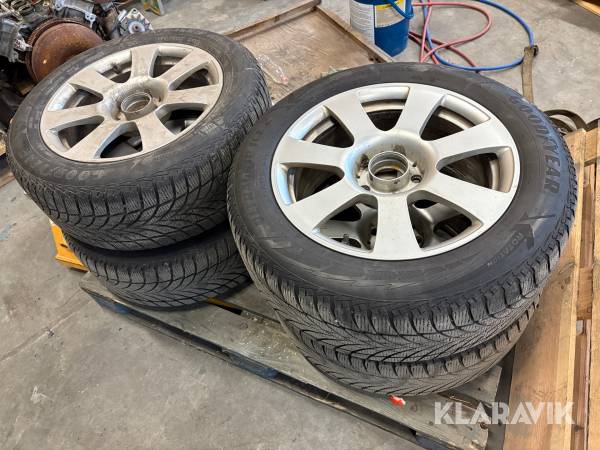 Mercedes-Benz däck med original fälgar GoodYear 235/55R17 4st