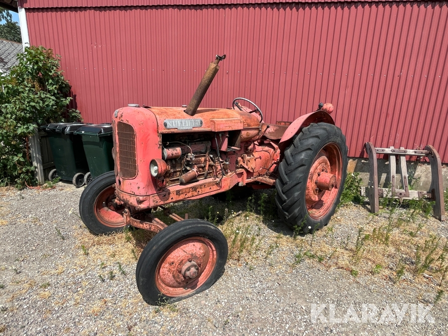 Veterantraktor Nuffield Universal DM4