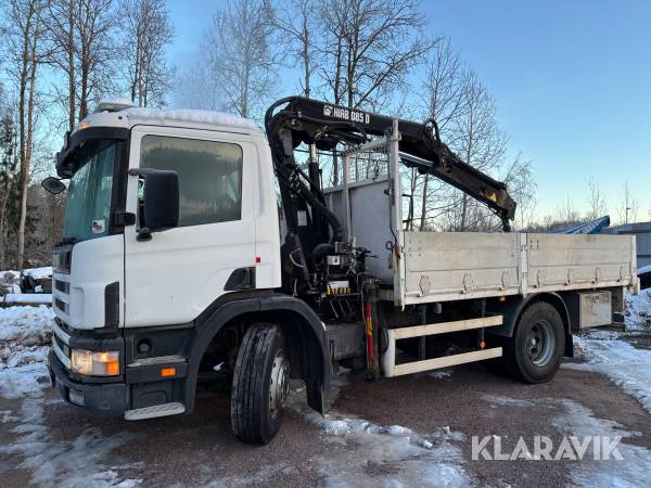 Lastbil Scania P94 4X2 med kran